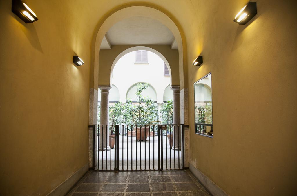 Mansard Very Close To Duomo Milano Esterno foto